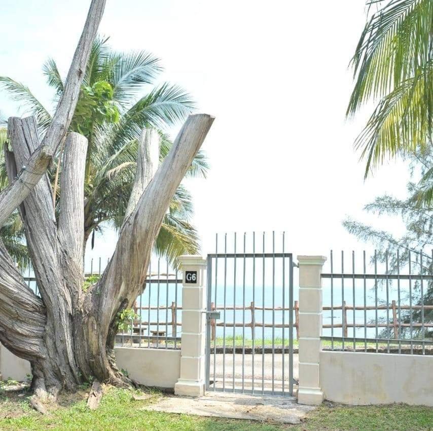 Green Town Hotel And Resort Port Dickson Exteriör bild