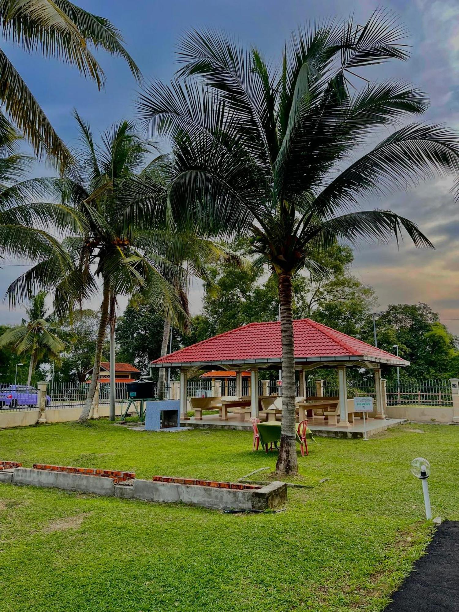 Green Town Hotel And Resort Port Dickson Exteriör bild
